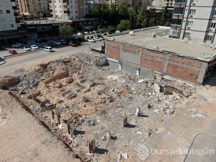 49 kişiye mezar olan apartmanda kolonun hiç yapılmadığı ortaya çıktı
