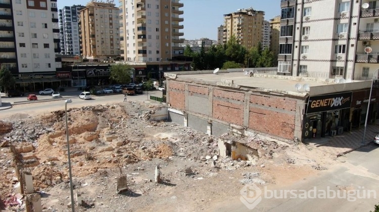 49 kişiye mezar olan apartmanda kolonun hiç yapılmadığı ortaya çıktı
