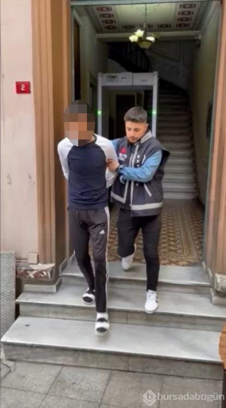 Korsan taksicinin parasını çalıp, "Ben Robin Hood'um" diyerek dağıttı