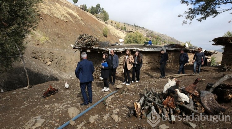 Muş'ta kız çocukları gönüllü öğretmenler sayesinde yeniden okullu oluyor
