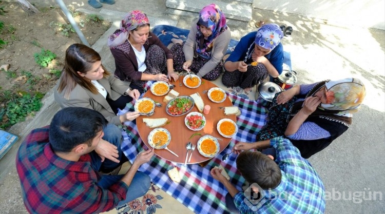 Kırklarelili kadınlar kuru fasulye mesaisinde
