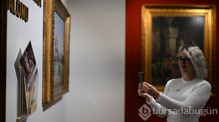 Sanat eserlerinin "sessiz hikayesi" işitme engellileri müzelerle buluşturuyor
