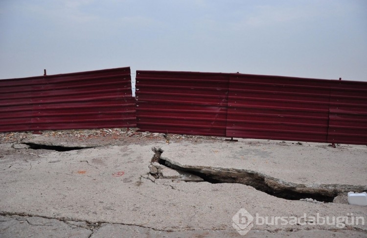 Heyelan korkusu: 5 evde çatlaklar oluştu