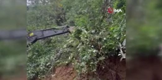 İş makinesi operatörü 9 yavruyu kurtardı
