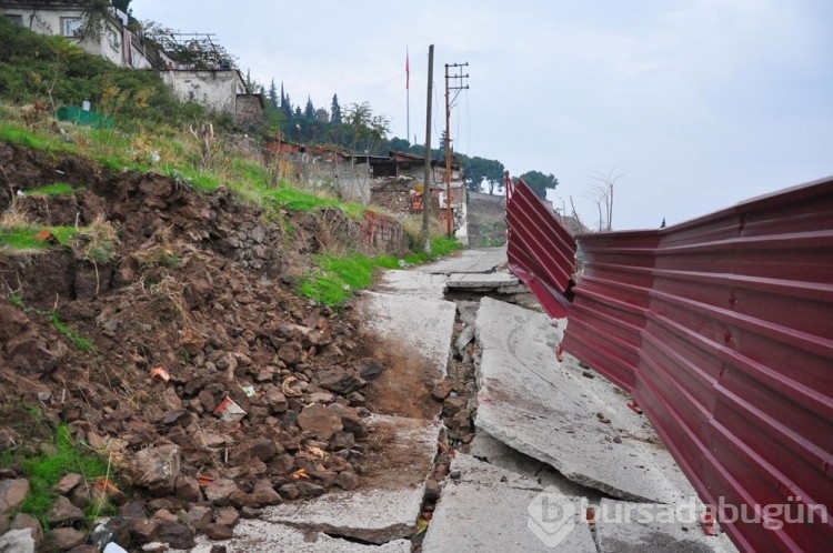 Temel kazısı heyelana neden oldu | Bir mahalle korku içinde yaşıyor

