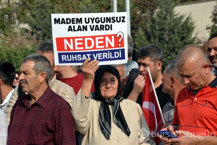 500 depremzededen orta hasarlı binalar için düdüklü eylem
