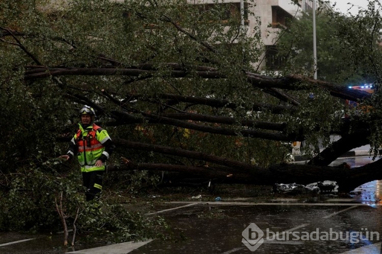 Avrupa'yı Ciaran vurdu: 6 ülkede 8 kişi hayatını kaybetti
