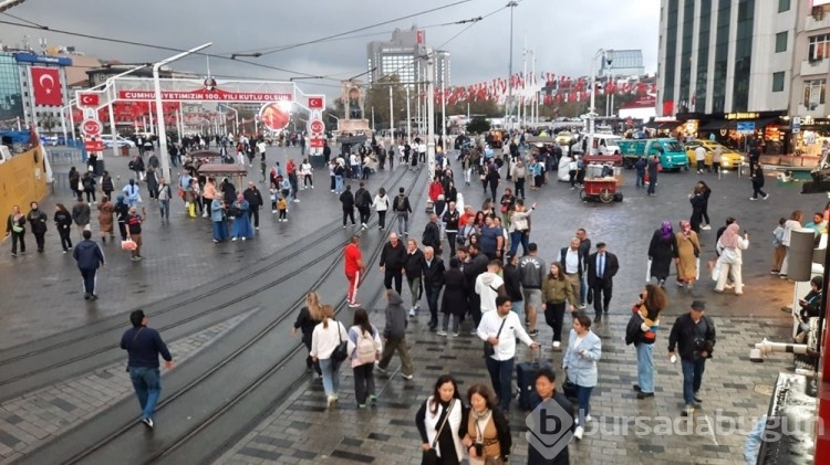 İstanbul'da sağanak hayatı olumsuz etkiledi

