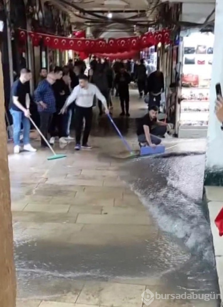 İstanbul'da sağanak hayatı olumsuz etkiledi
