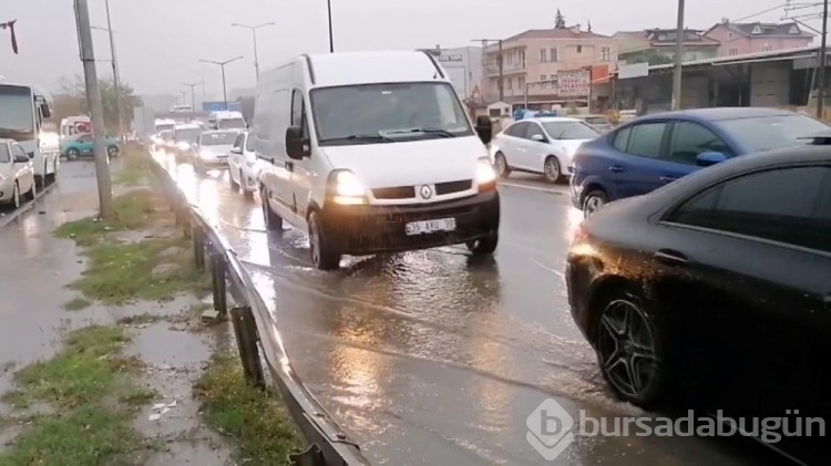 İstanbul'da sağanak hayatı olumsuz etkiledi
