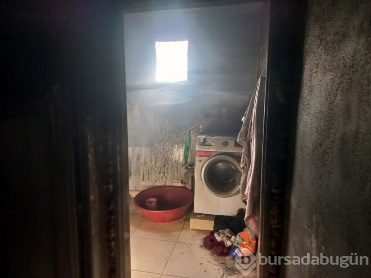 Eski eşini eve kilitleyip daireyi ateşe verdi