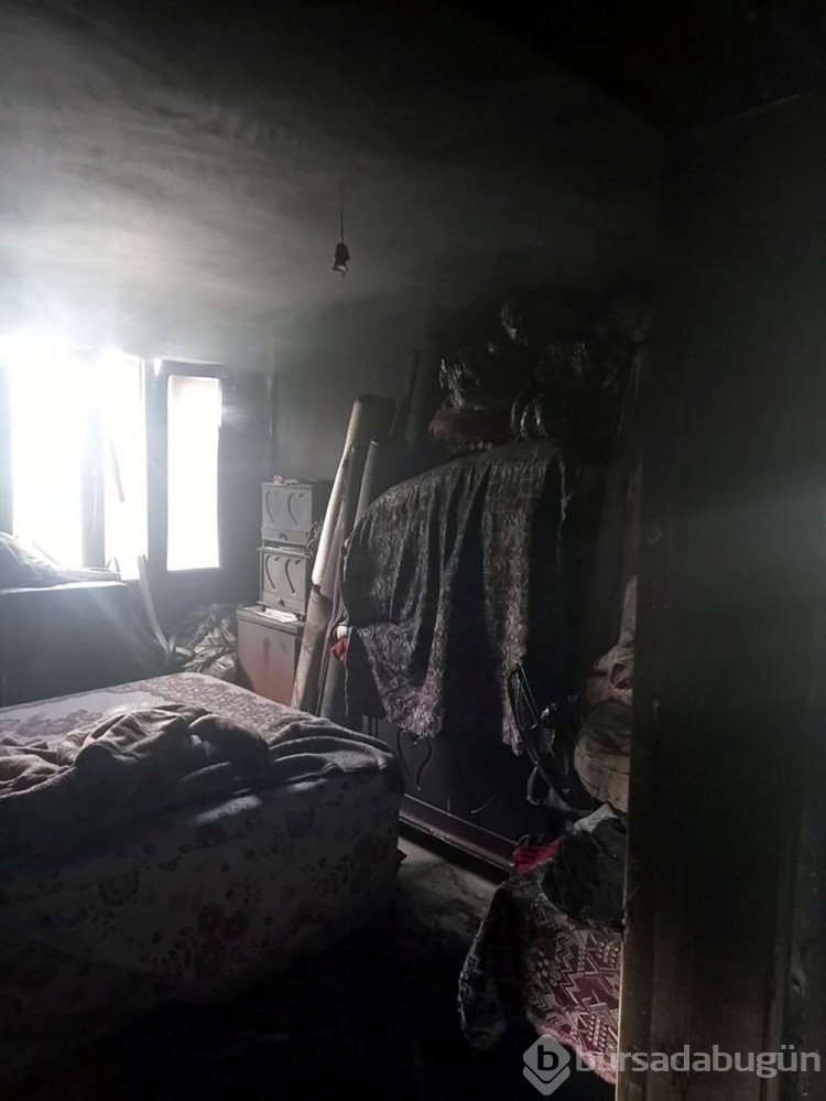 Eski eşini eve kilitleyip daireyi ateşe verdi