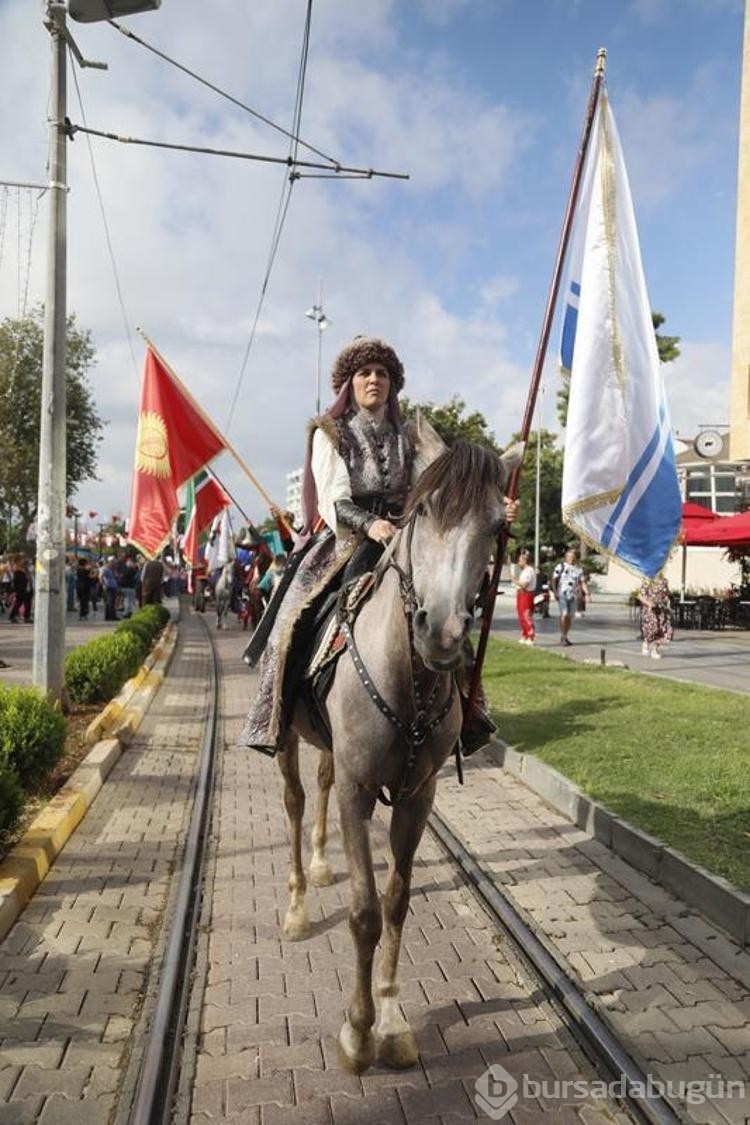 Atlı, develi Yörük göçüne turist ilgisi 
