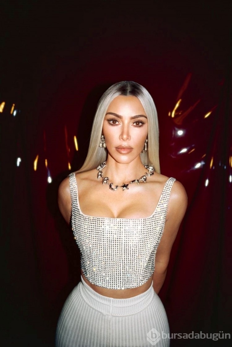 Kim Kardashian lüks moda devi için sarışın oldu
