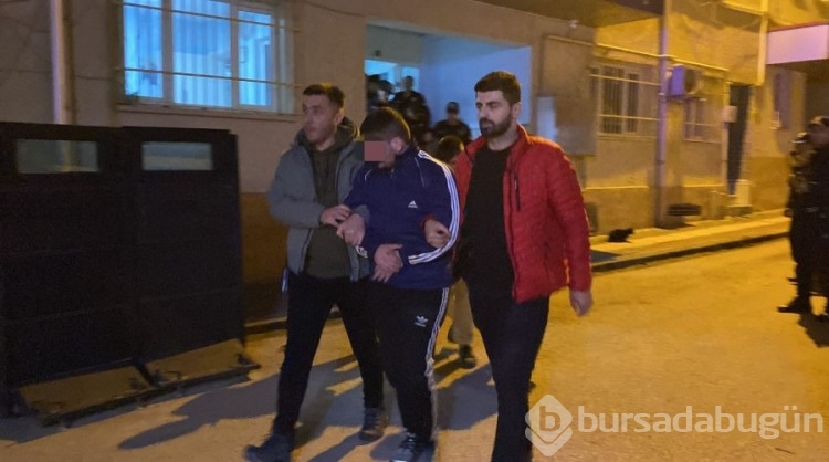 Bursa'da araç hırsızlığı olayında kovalamacanın ardından 4 kişi yakalandı!
