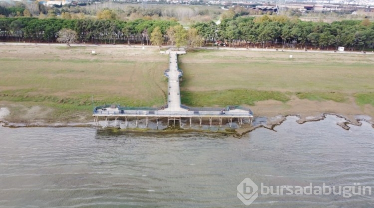 Bursa İznik Gölü'nde, çekilme tüm hızıyla sürüyor