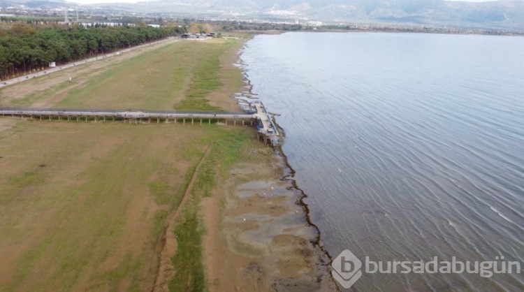 Bursa İznik Gölü'nde, çekilme tüm hızıyla sürüyor