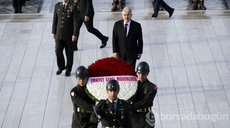 Ebediyete intikalinin 85'inci yılı dolasıyla Anıtkabir'e ziyaret etti