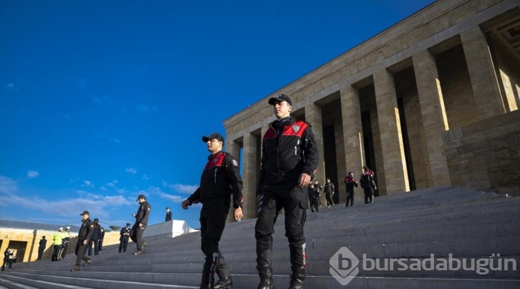 Ebediyete intikalinin 85'inci yılı dolasıyla Anıtkabir'e ziyaret etti