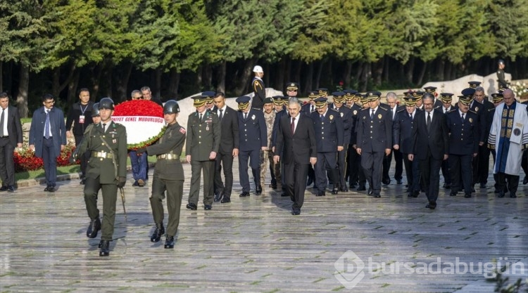 Ebediyete intikalinin 85'inci yılı dolasıyla Anıtkabir'e ziyaret etti
