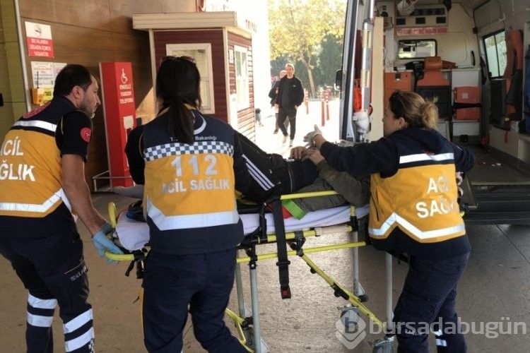 Bursa'da üzerinden kamyonet geçen sürücü yaralandı