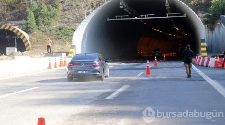 Yenilenen Bolu Dağı Tüneli trafiğe açıldı