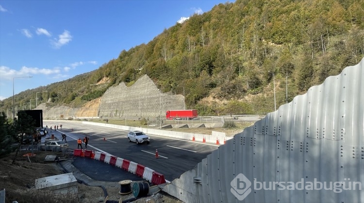 Yenilenen Bolu Dağı Tüneli trafiğe açıldı
