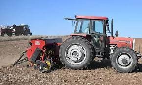 Tekirdağ'da çiftçiler ilk buğdayları toprakla buluşturmaya başladı