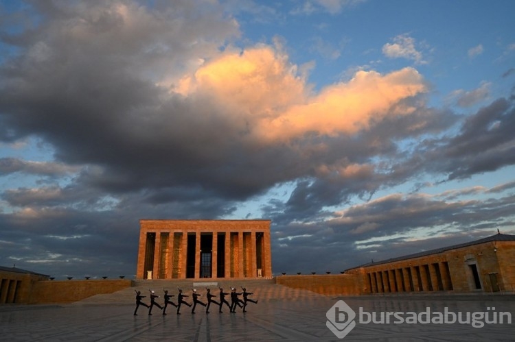 Anıtkabir'e özel bayrak değişim töreni

