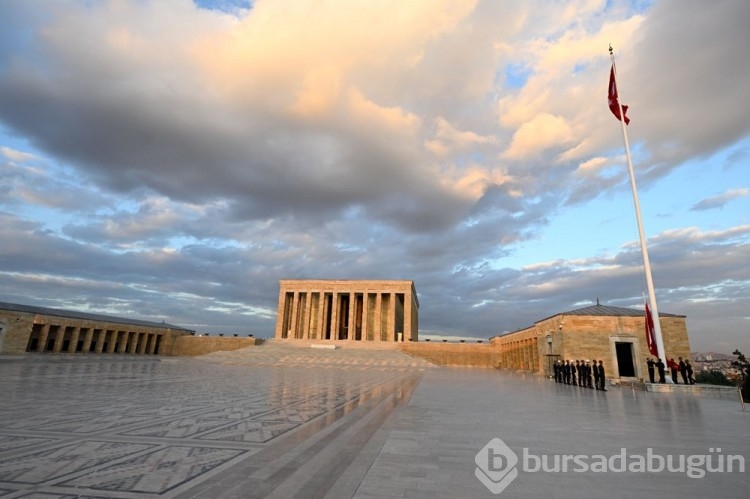 Anıtkabir'e özel bayrak değişim töreni

