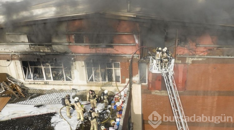İstanbul'da sanayi sitesinde yangın
