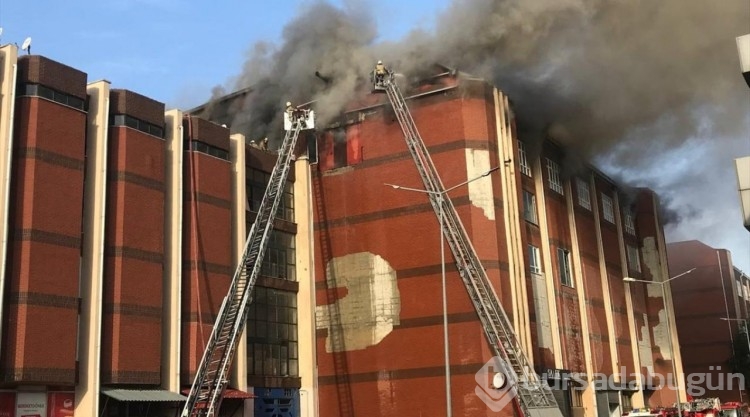 İstanbul'da sanayi sitesinde yangın
