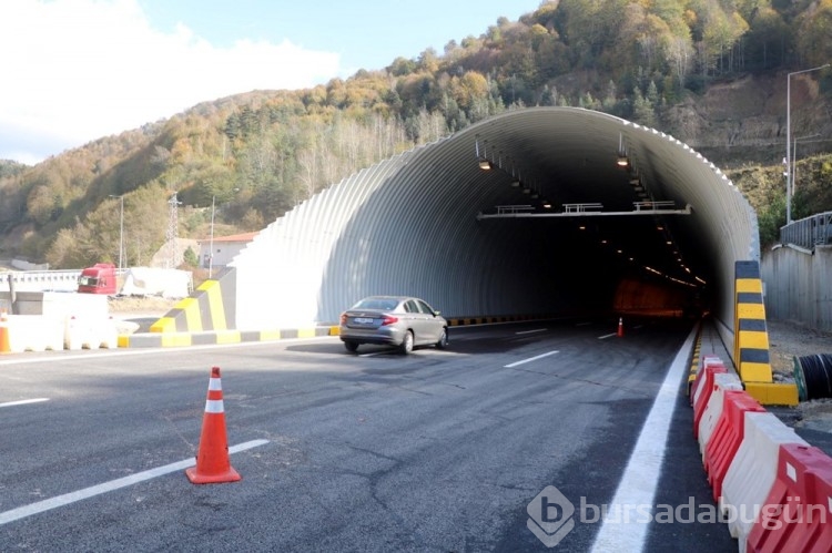 Bolu Dağı Tüneli yeniden açıldı, D-100'de trafik normale döndü
