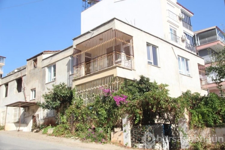 Akrabasının emanet ettiği evi görünce hayatının şokunu yaşadı