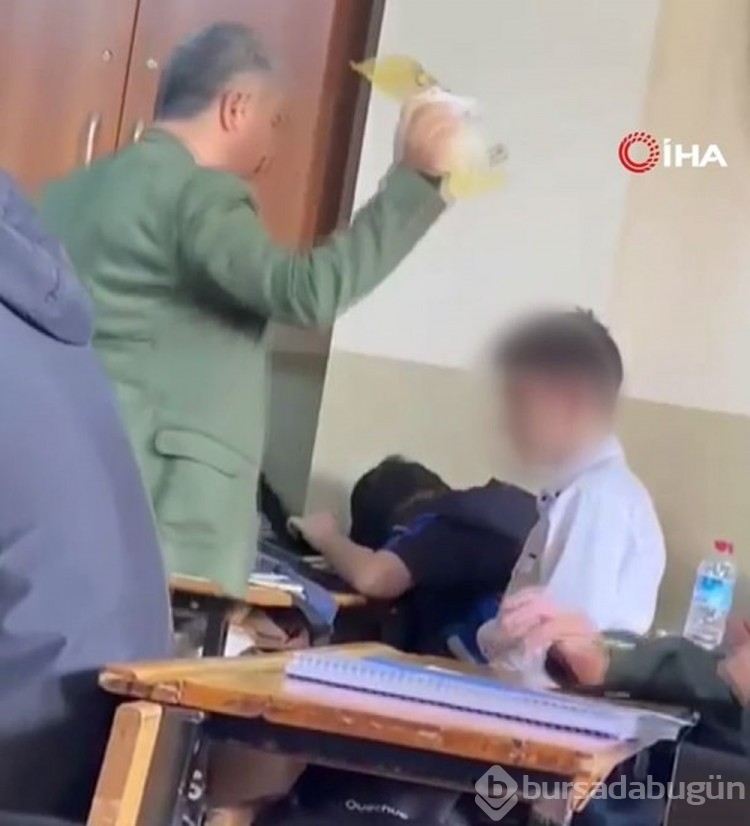 Beylikdüzü'nde öğretmen, öğrencisini kitapla dövdü
