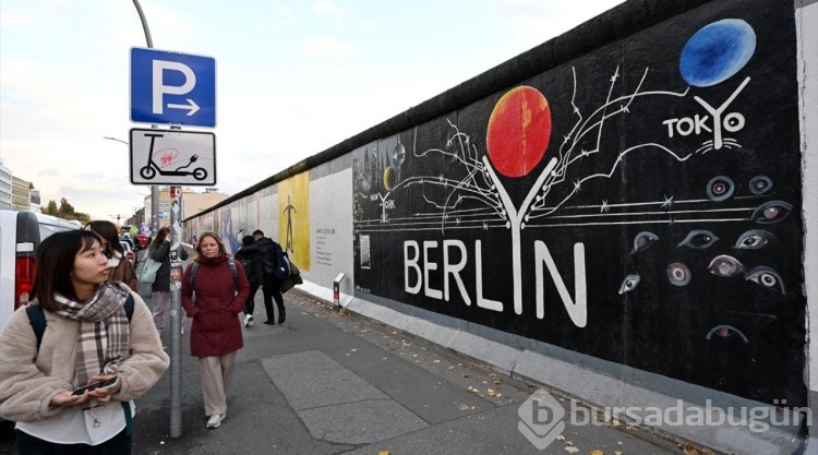 "Berlin Duvarı"nın yıkılışının üzerinden 34 yıl geçti
