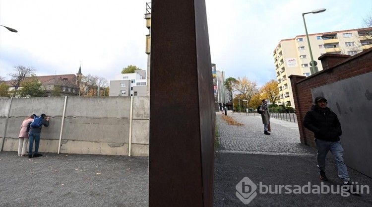 "Berlin Duvarı"nın yıkılışının üzerinden 34 yıl geçti
