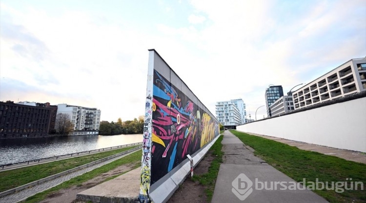 "Berlin Duvarı"nın yıkılışının üzerinden 34 yıl geçti
