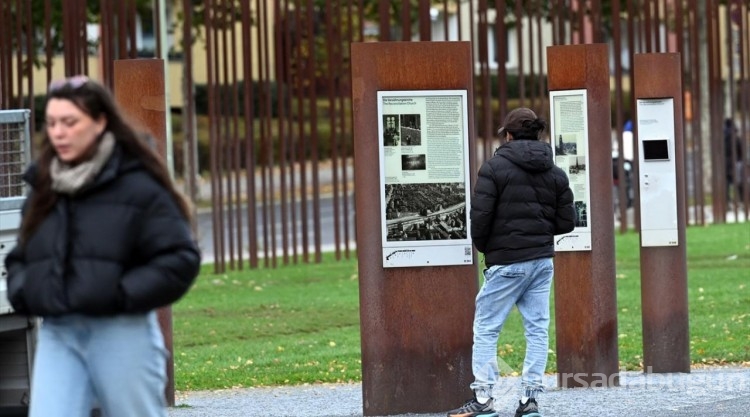 "Berlin Duvarı"nın yıkılışının üzerinden 34 yıl geçti
