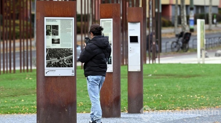 "Berlin Duvarı"nın yıkılışının üzerinden 34 yıl geçti
