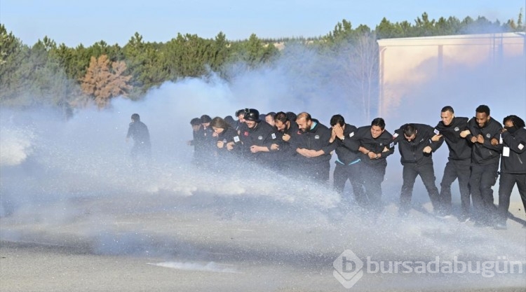Türkiye, Türk ve yabancı gazetecilere olağanüstü şartlarda görev yapmayı öğretiyor
