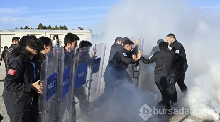 Türkiye, Türk ve yabancı gazetecilere olağanüstü şartlarda görev yapmayı öğretiyor
