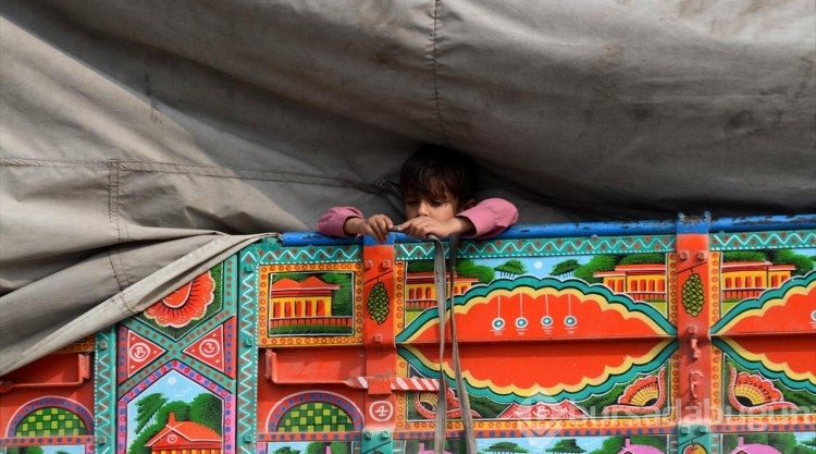 Pakistan'da düzensiz göçmenlerin sınır dışı edilme süreci sürüyor
