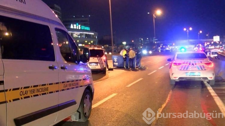 Bayrampaşa'da O-3 Karayolu'nda karşıdan karşıya geçmeye çalışan yayaya otomobil çarptı