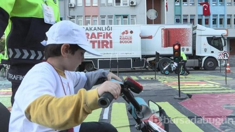 Mobil Trafik Eğitim TIR'ı Avrupa polis teşkilatlarına tanıtıldı
