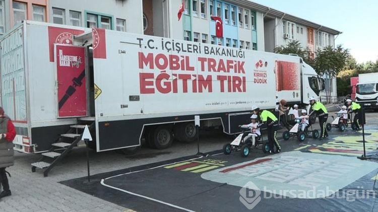 Mobil Trafik Eğitim TIR'ı Avrupa polis teşkilatlarına tanıtıldı
