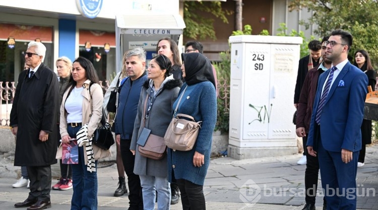 Saat 9'u 5 geçe hayat 1 dakika durdu
