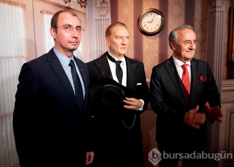 Atatürk'ün balmumu heykeli Berlin'de ziyarete açıldı
