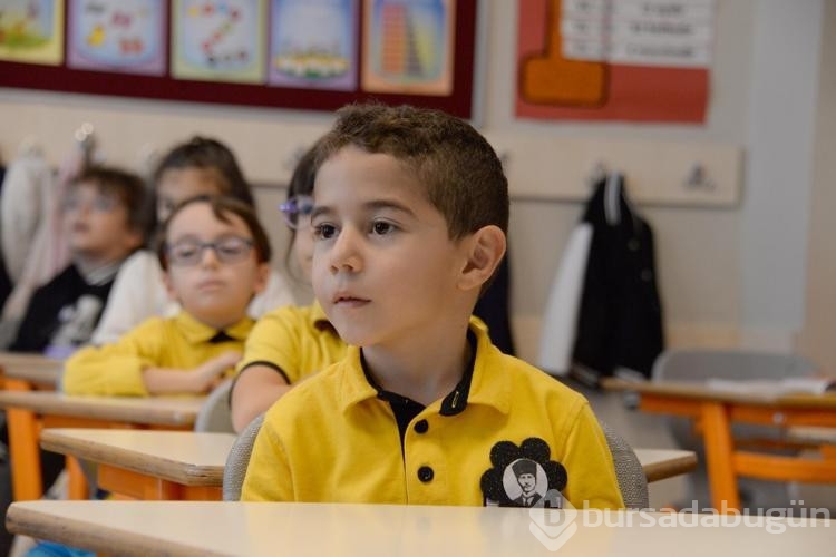 Diyarbakır'da minik öğrencilere yapay zeka ile Atatürk sürprizi
