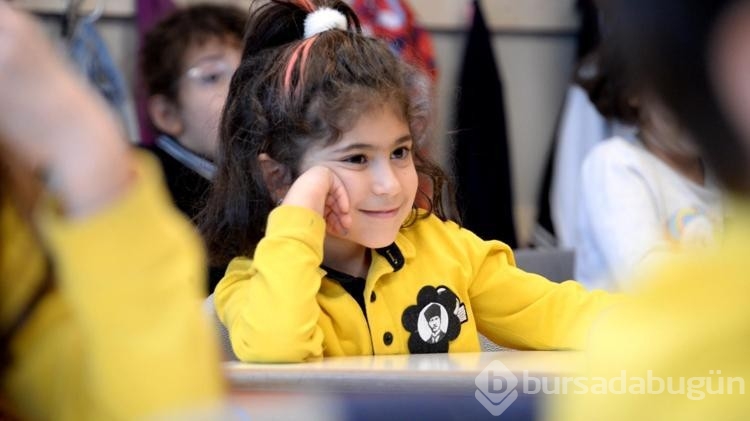 Diyarbakır'da minik öğrencilere yapay zeka ile Atatürk sürprizi
